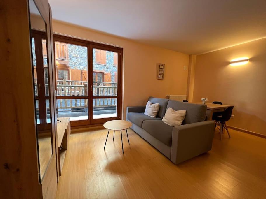 Hasta 4 Pax Con Terraza- Nº Hut 08258 Soldeu